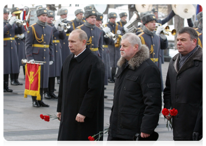 Prime Minister Vladimir Putin at the wreath-laying ceremony at the Tomb of the Unknown Soldier in Alexander Garden|23 february, 2011|11:52