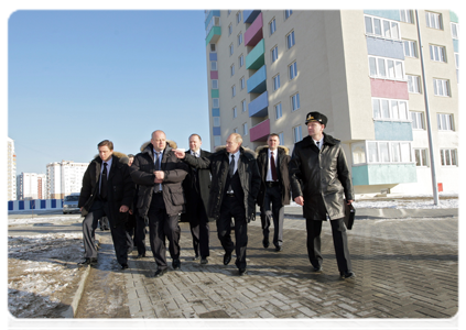 Prime Minister Vladimir Putin tours the Severny residential district in Kaliningrad, which is being developed for Baltic Fleet officers|23 february, 2011|17:56