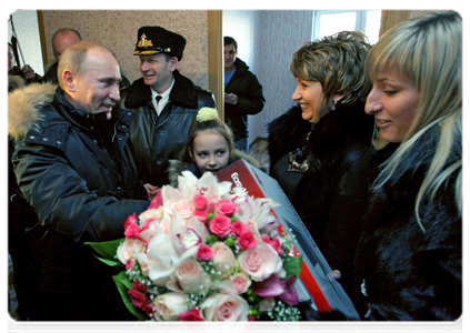 Prime Minister Vladimir Putin inspects a flat in a new building in Kaliningrad, which is being developed for Baltic Fleet officers|23 february, 2011|17:56