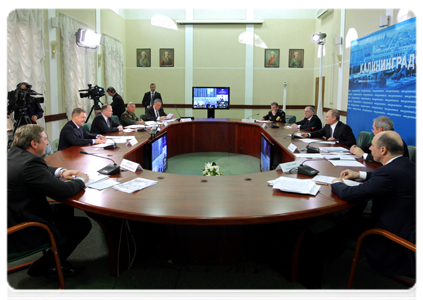 Prime Minister Vladimir Putin at a meeting in Kaliningrad on the problems of providing service personnel with housing|23 february, 2011|18:32