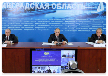 Prime Minister Vladimir Putin at a meeting in Kaliningrad on the problems of providing service personnel with housing|23 february, 2011|18:32