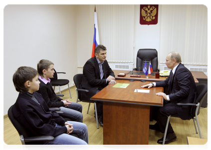 Prime Minister Vladimir Putin meets with members of the public at the Kaliningrad community liaison office of the United Russia party|23 february, 2011|21:30