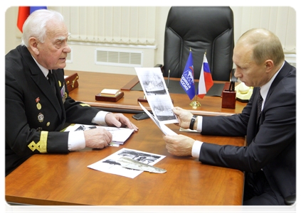 Prime Minister Vladimir Putin meets with members of the public at the Kaliningrad community liaison office of the United Russia party|23 february, 2011|21:43