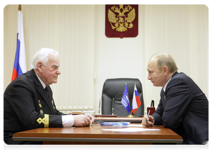 Prime Minister Vladimir Putin meets with members of the public at the Kaliningrad community liaison office of the United Russia party|23 february, 2011|21:43