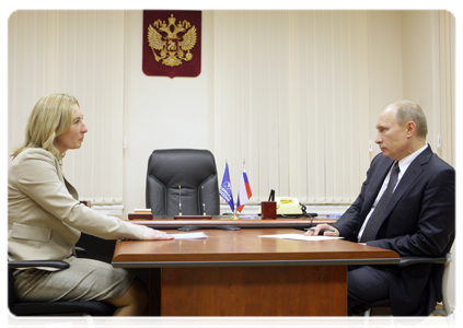 Prime Minister Vladimir Putin meets with members of the public at the Kaliningrad community liaison office of the United Russia party|23 february, 2011|21:43