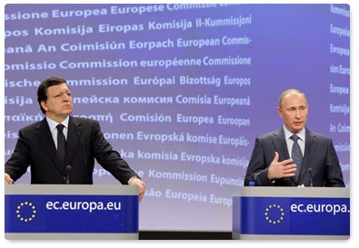 По итогам переговоров Правительства России с Комиссией Евросоюза В.В.Путин и Ж.М.Баррозу провели совместную пресс-конференцию