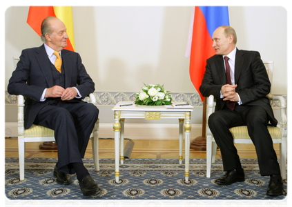 Prime Minister Vladimir Putin and Spanish King Juan Carlos I in St Petersburg|25 february, 2011|17:19