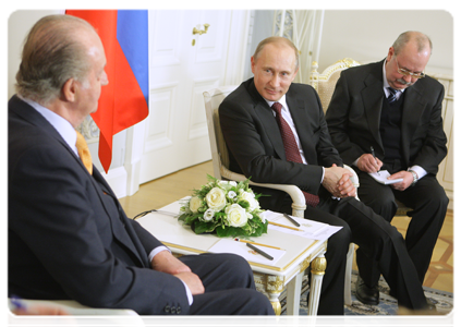 Prime Minister Vladimir Putin and Spanish King Juan Carlos I in St Petersburg|25 february, 2011|17:20