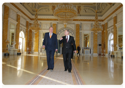 Prime Minister Vladimir Putin and Spanish King Juan Carlos I in St Petersburg|25 february, 2011|17:20