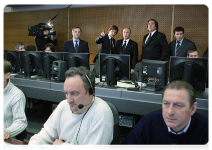 Накануне поздно вечером Председатель Правительства Российской Федерации В.В.Путин посетил студию новостей и эфирную аппаратную Первого канала в Останкино|3 февраля, 2011|10:33
