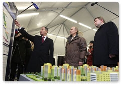 On a working visit to Kirov, Russian Prime Minister Vladimir Putin inspected the construction of Solnechny Bereg residential area