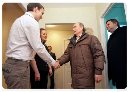 Prime Minister Vladimir Putin inspecting the construction of Solnechny Bereg residential area, while on a working visit to Kirov|3 february, 2011|18:38