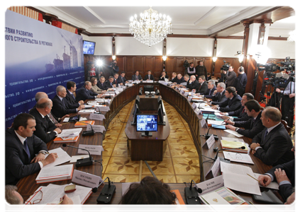 Prime Minister Vladimir Putin at a meeting in Kirov on housing construction in the regions|3 february, 2011|19:20