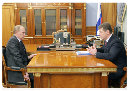 Prime Minister Vladimir Putin meets with Deputy Prime Minister Dmitry Kozak|7 february, 2011|13:11