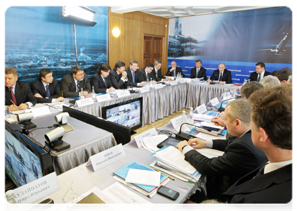 Prime Minister Vladimir Putin chairing a meeting in St Petersburg on the performance of Russia’s fuel and energy sector in 2010 and its objectives for 2011|9 february, 2011|16:48