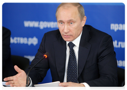 Prime Minister Vladimir Putin chairing a meeting in St Petersburg on the performance of Russia’s fuel and energy sector in 2010 and its objectives for 2011|9 february, 2011|16:54