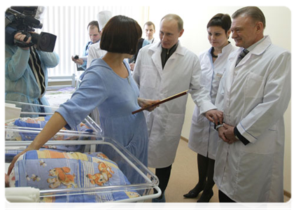 Prime Minister Vladimir Putin visiting a new perinatal centre during his trip to the Ryazan Region|11 march, 2011|17:27
