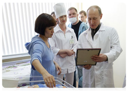 Prime Minister Vladimir Putin visiting a new perinatal centre during his trip to the Ryazan Region|11 march, 2011|17:27