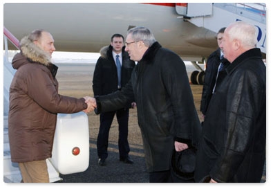 Председатель Правительства России В.В.Путин прибыл с рабочей поездкой в Томск, где проведет совещание по вопросу «Совершенствование инструментов инновационного развития в регионах (особые экономические зоны, технопарки, наукограды)»