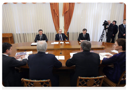 Prime Minister Vladimir Putin at the meeting with the United Russia party leadership|15 march, 2011|14:07