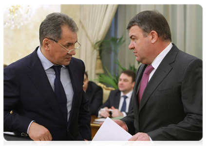 Minister of Civil Defence, Emergencies and Disaster Relief Sergei Shoigu and Minister of Defence Anatoly Serdyukov at a meeting of the Government Presidium|17 march, 2011|17:20