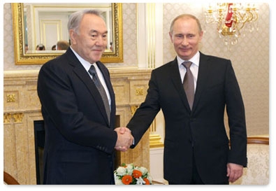 Prime Minister Vladimir Putin meets with Kazakh President Nursultan Nazarbayev