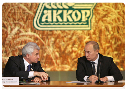 Prime Minister Vladimir Putin and Vladimir Plotnikov, president of the Russian Association of Farm Holdings and Agricultural Cooperatives|2 march, 2011|18:21