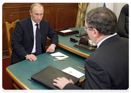 Prime Minister Vladimir Putin meeting with Tambov Region Governor Oleg Betin|2 march, 2011|20:04