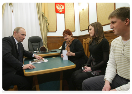 Prime Minister Vladimir Putin meeting with the family of a paratrooper killed in Chechnya from Pskov|2 march, 2011|20:47