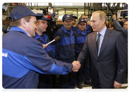 Prime Minister Vladimir Putin speaking with workers at the Votkinsk plant|21 march, 2011|16:34