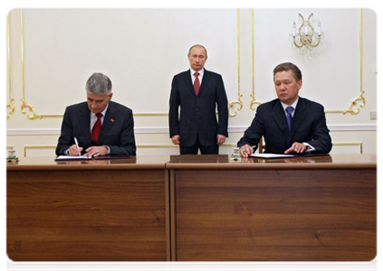 Gazprom and BASF sign a memorandum of understanding on the South Stream project in the presence of Prime Minister Vladimir Putin|21 march, 2011|22:10