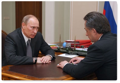 Prime Minister Vladimir Putin meets with Minister of Sport, Tourism and Youth Policy Vitaly Mutko