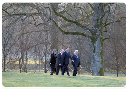 After the Russian-Slovenian talks Vladimir Putin and Borut Pahor had a walk around the Brdo castle|22 march, 2011|21:16