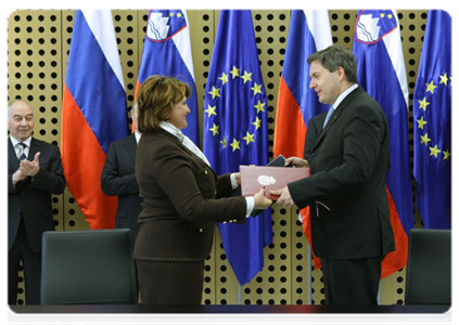 Prime Minister Vladimir Putin and his Slovenian counterpart, Borut Pahor, at a ceremony for signing new agreements on Russian-Slovenian cooperation|22 march, 2011|21:32