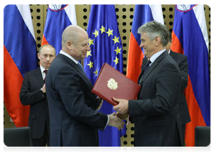 Prime Minister Vladimir Putin and his Slovenian counterpart, Borut Pahor, at a ceremony for signing new agreements on Russian-Slovenian cooperation|22 march, 2011|21:34