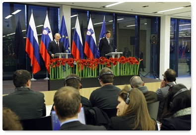Vladimir Putin and Borut Pahor hold a news conference after Russian-Slovenian talks