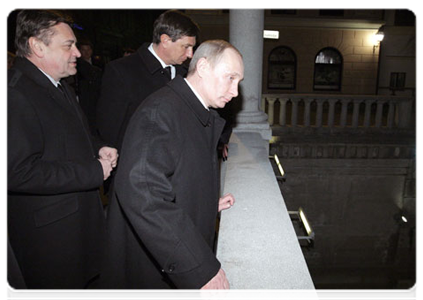 Vladimir Putin strolling yesterday night through Ljubljana with Slovenia’s Prime Minister Borut Pahor and City Mayor Zoran Jankovic|23 march, 2011|12:06