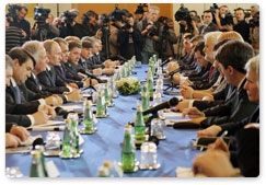 Prime Minister Vladimir Putin participates in Russian-Serbian talks on the economy