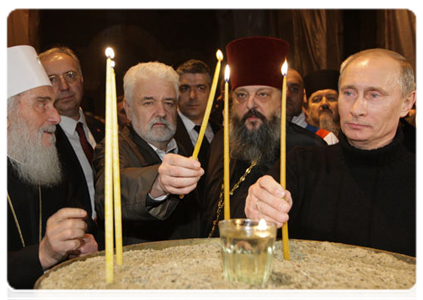 В.В.Путин посетил в Белграде храм Святого Саввы, где ему вручили высшую награду Сербской православной церкви|24 марта, 2011|00:15