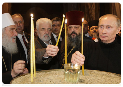 Vladimir Putin visiting St Sava Cathedral in Belgrade to receive the supreme award of the Serbian Orthodox Church|24 march, 2011|00:15