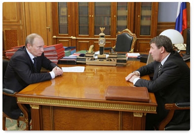 Prime Minister Vladimir Putin meets with Magadan Governor Nikolai Dudov