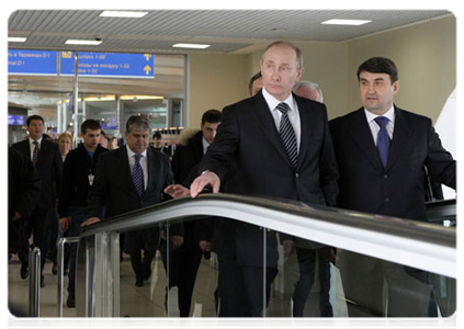 Prime Minister Vladimir Putin inspecting the operation of Sheremetyevo Airport|28 march, 2011|17:43