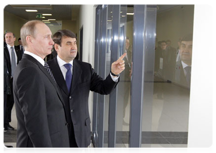 Prime Minister Vladimir Putin inspecting the operation of Sheremetyevo Airport|28 march, 2011|17:43