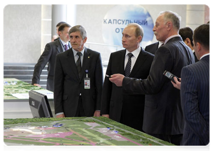 Prime Minister Vladimir Putin inspecting the operation of Sheremetyevo Airport|28 march, 2011|17:43