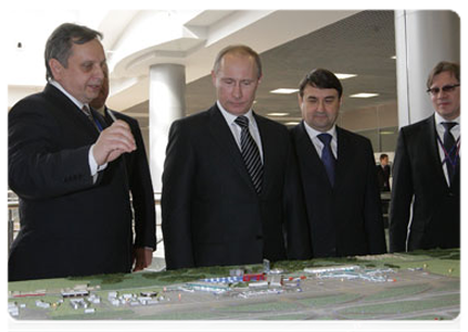 Prime Minister Vladimir Putin inspecting the operation of Sheremetyevo Airport|28 march, 2011|17:43