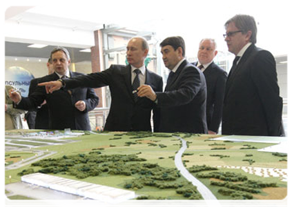 Prime Minister Vladimir Putin inspecting the operation of Sheremetyevo Airport|28 march, 2011|17:43