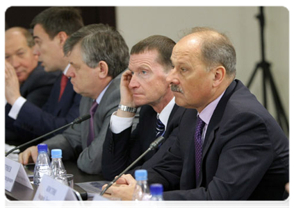 Head of the Federal Agency for Federal Property Management Yury Petrov and Chairman of Vnesheconombank Vladimir Dmitriyev at the meeting on the development of the Moscow air traffic hub|28 march, 2011|18:44