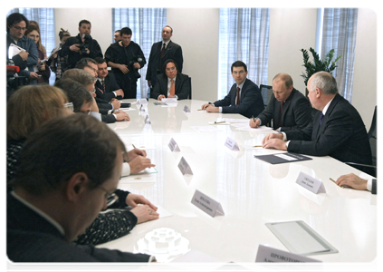 Prime Minister Vladimir Putin meeting with representatives of leading Russian telecommunication companies in the Yota central office|3 march, 2011|16:20