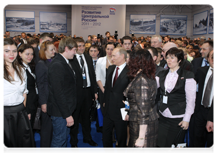 Prime Minister Vladimir Putin taking part in the United Russia Party Interregional Conference on the Development Strategy for Central Russia through 2020 during his visit to Bryansk|4 march, 2011|22:13
