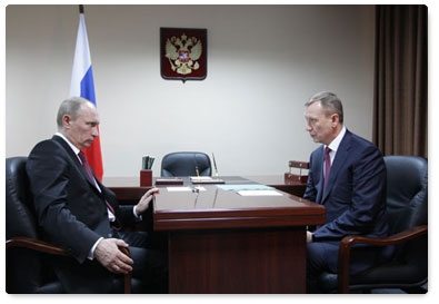 Prime Minister Vladimir Putin meets with Bryansk Region Governor Nikolai Denin